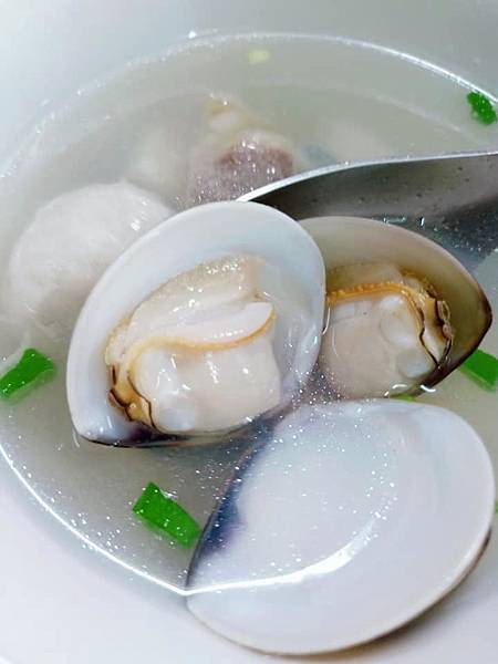 /tmp/phpeApB85 /tmp/phpeApB85