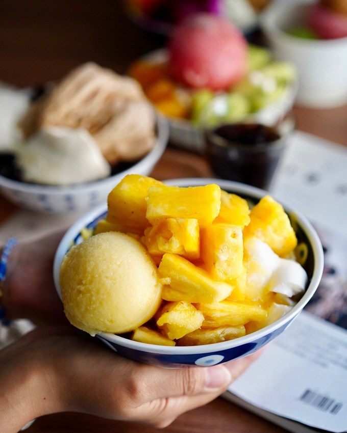 【友誼冰菓室】台北吳興商圈、北醫附近新開幕冰店，主打新鮮水果雪花冰、小半水果刨冰還有手工冰淇淋雪酪，手工自製且不添加香料、防腐劑、水果產地直送！ - 阿華田的美食日記