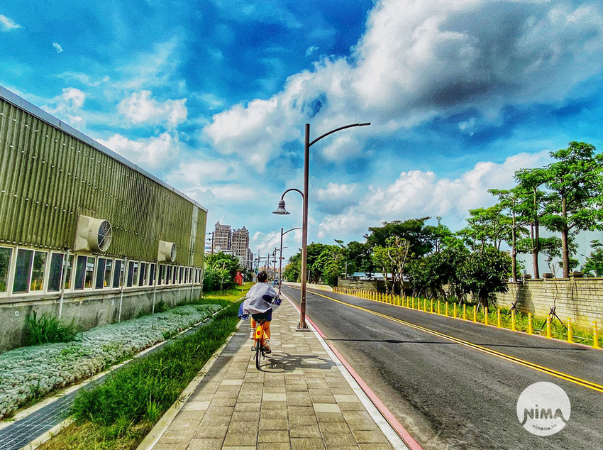 桃林鐵路路廊道騎乘單車、Ubike欣賞蓄光石藍眼淚步道、直奔台茂遊戲場