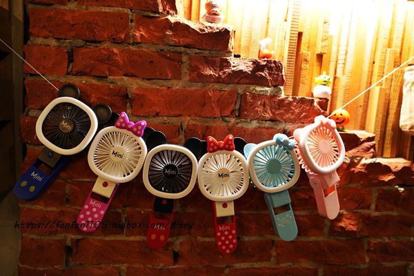 【信義區美式餐廳，約會餐廳】TankQ Cafe %26; Bar 松菸店 超可愛的公仔、杯子，把行李箱、工具箱、貨櫃屋端上桌 好拍又好吃 (37).JPG