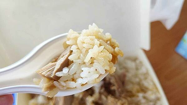 人太多,老闆停止接單啦~!網路評價高達4.5顆星,評價高到爆表,味道好吃到爆表,絕對會讓你一吃就上癮