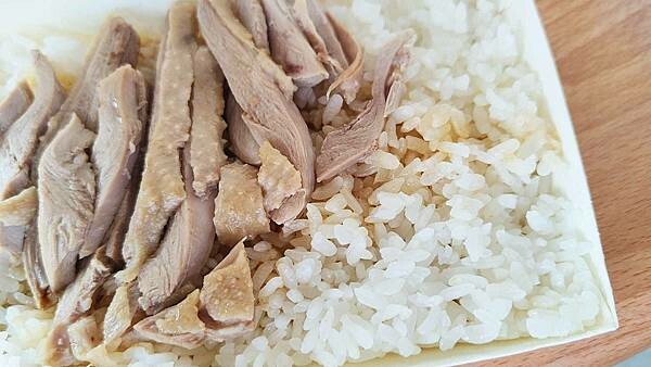 人太多,老闆停止接單啦~!網路評價高達4.5顆星,評價高到爆表,味道好吃到爆表,絕對會讓你一吃就上癮