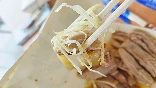 人太多,老闆停止接單啦~!網路評價高達4.5顆星,評價高到爆表,味道好吃到爆表,絕對會讓你一吃就上癮