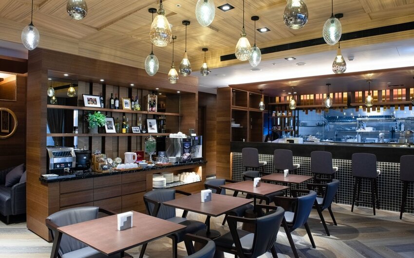【台北內湖住宿】凱旋酒店Just Palace｜內湖科學園區飯店～近港墘捷運站步行6分鐘，愛麗絲夢遊仙境主題飯店