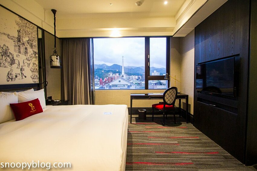 【台北內湖住宿】凱旋酒店Just Palace｜內湖科學園區飯店～近港墘捷運站步行6分鐘，愛麗絲夢遊仙境主題飯店