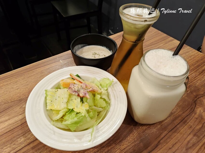 無論是與好友相聚還是帶上毛小孩來放鬆,這間餐酒館的精緻料理和寧靜氛圍都能讓你忘卻煩憂。