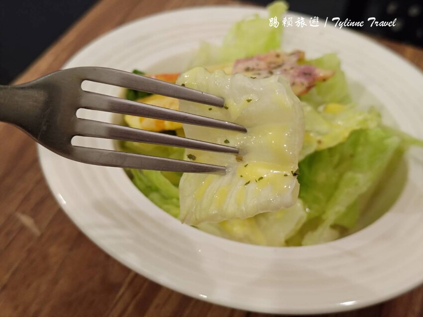 無論是與好友相聚還是帶上毛小孩來放鬆,這間餐酒館的精緻料理和寧靜氛圍都能讓你忘卻煩憂。