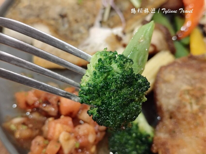 無論是與好友相聚還是帶上毛小孩來放鬆,這間餐酒館的精緻料理和寧靜氛圍都能讓你忘卻煩憂。