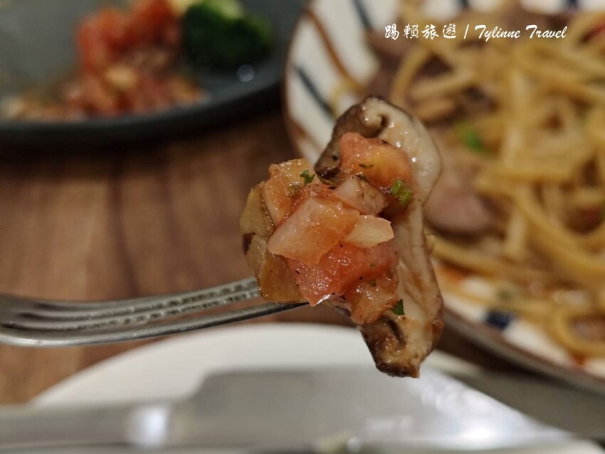 無論是與好友相聚還是帶上毛小孩來放鬆,這間餐酒館的精緻料理和寧靜氛圍都能讓你忘卻煩憂。