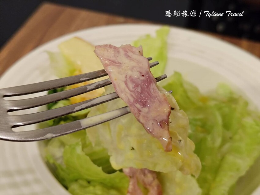 無論是與好友相聚還是帶上毛小孩來放鬆,這間餐酒館的精緻料理和寧靜氛圍都能讓你忘卻煩憂。