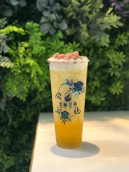 （新莊）新開幕優惠！台中人氣茶飲插旗雙北　超華麗青花瓷奶蓋藍柑橘冰沙美到像藝術品－青釉茶事 新莊店