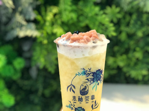 （新莊）新開幕優惠！台中人氣茶飲插旗雙北　超華麗青花瓷奶蓋藍柑橘冰沙美到像藝術品－青釉茶事 新莊店