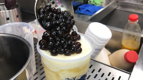 （新莊）新開幕優惠！台中人氣茶飲插旗雙北　超華麗青花瓷奶蓋藍柑橘冰沙美到像藝術品－青釉茶事 新莊店