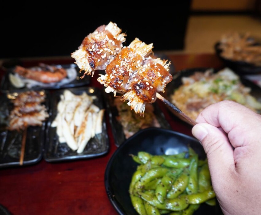 新北中和｜酒聚居酒屋｜鄰近景安捷運站，CP值超高的人氣居酒屋，18天生啤酒只需60元 – 袁彬的美食旅遊筆記