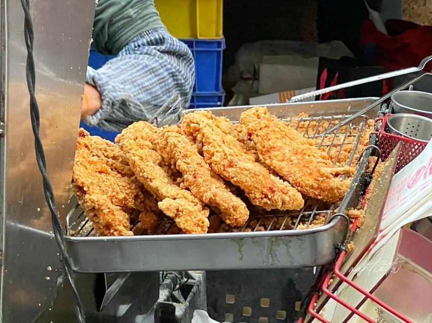 台北市中正區【台北】善導寺站｜一志雞排，實至名歸金架好吃，立法院三寶炸雞排