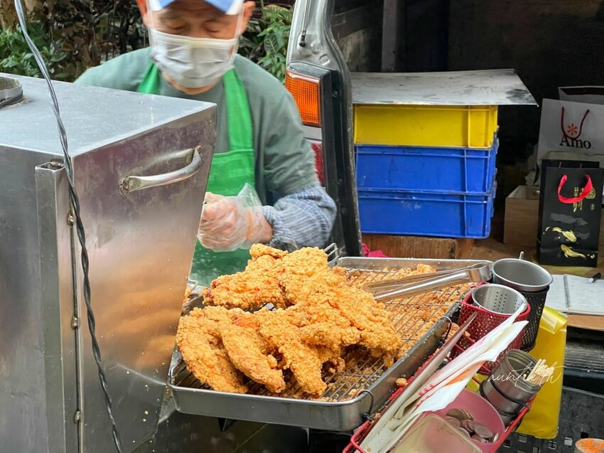 台北市中正區【台北】善導寺站｜一志雞排，實至名歸金架好吃，立法院三寶炸雞排