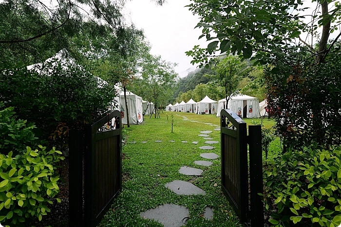 鳳梨屋水上莊園⎮豪華露營露墅Villa。免搭帳直接入住,瀑布鞦韆、鳯梨戲水池,沁涼泉水超過癮,晚上還有夜間高空煙火秀,星空電影院! @捲捲頭 Wonderful 品味。生活 鳳梨屋水上莊園⎮豪華露營露墅Villa。免搭帳直接入住,瀑布鞦韆、鳯梨戲水池,沁涼泉水超過癮,晚上還有夜間高空煙火秀,星空電影院! @捲捲頭 Wonderful 品味。生活