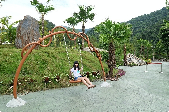 鳳梨屋水上莊園⎮豪華露營露墅Villa。免搭帳直接入住,瀑布鞦韆、鳯梨戲水池,沁涼泉水超過癮,晚上還有夜間高空煙火秀,星空電影院! @捲捲頭 Wonderful 品味。生活 鳳梨屋水上莊園⎮豪華露營露墅Villa。免搭帳直接入住,瀑布鞦韆、鳯梨戲水池,沁涼泉水超過癮,晚上還有夜間高空煙火秀,星空電影院! @捲捲頭 Wonderful 品味。生活