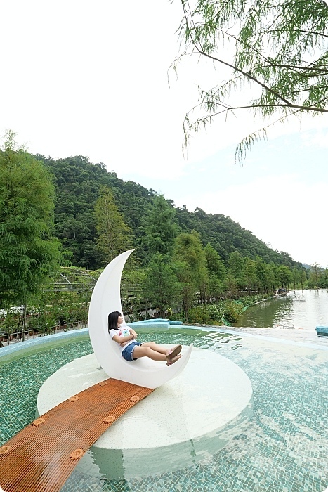 鳳梨屋水上莊園⎮豪華露營露墅Villa。免搭帳直接入住,瀑布鞦韆、鳯梨戲水池,沁涼泉水超過癮,晚上還有夜間高空煙火秀,星空電影院! @捲捲頭 Wonderful 品味。生活 鳳梨屋水上莊園⎮豪華露營露墅Villa。免搭帳直接入住,瀑布鞦韆、鳯梨戲水池,沁涼泉水超過癮,晚上還有夜間高空煙火秀,星空電影院! @捲捲頭 Wonderful 品味。生活