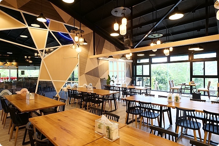 鳳梨屋水上莊園⎮豪華露營露墅Villa。免搭帳直接入住,瀑布鞦韆、鳯梨戲水池,沁涼泉水超過癮,晚上還有夜間高空煙火秀,星空電影院! @捲捲頭 Wonderful 品味。生活 鳳梨屋水上莊園⎮豪華露營露墅Villa。免搭帳直接入住,瀑布鞦韆、鳯梨戲水池,沁涼泉水超過癮,晚上還有夜間高空煙火秀,星空電影院! @捲捲頭 Wonderful 品味。生活