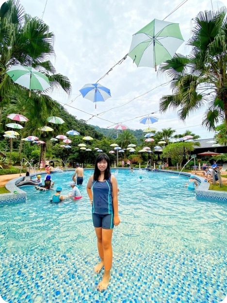 鳳梨屋水上莊園⎮豪華露營露墅Villa。免搭帳直接入住,瀑布鞦韆、鳯梨戲水池,沁涼泉水超過癮,晚上還有夜間高空煙火秀,星空電影院! @捲捲頭 Wonderful 品味。生活 鳳梨屋水上莊園⎮豪華露營露墅Villa。免搭帳直接入住,瀑布鞦韆、鳯梨戲水池,沁涼泉水超過癮,晚上還有夜間高空煙火秀,星空電影院! @捲捲頭 Wonderful 品味。生活