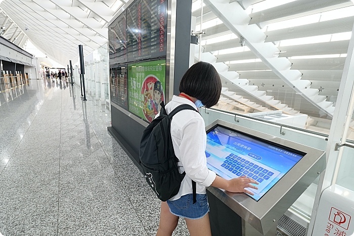 AirAsia 小小航空體驗班⎪裝扮成小小空服員、小小地勤嗨翻桃園機場，check-in行李、登機廣播，還能近距離看飛機起飛！ @捲捲頭 Wonderful 品味。生活