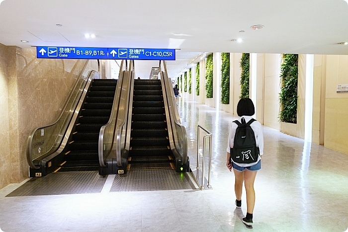 AirAsia 小小航空體驗班⎪裝扮成小小空服員、小小地勤嗨翻桃園機場，check-in行李、登機廣播，還能近距離看飛機起飛！ @捲捲頭 Wonderful 品味。生活