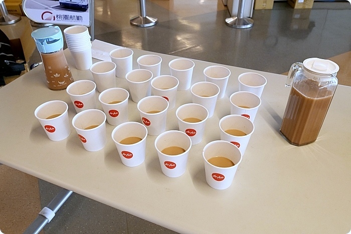 AirAsia 小小航空體驗班⎪裝扮成小小空服員、小小地勤嗨翻桃園機場，check-in行李、登機廣播，還能近距離看飛機起飛！ @捲捲頭 Wonderful 品味。生活