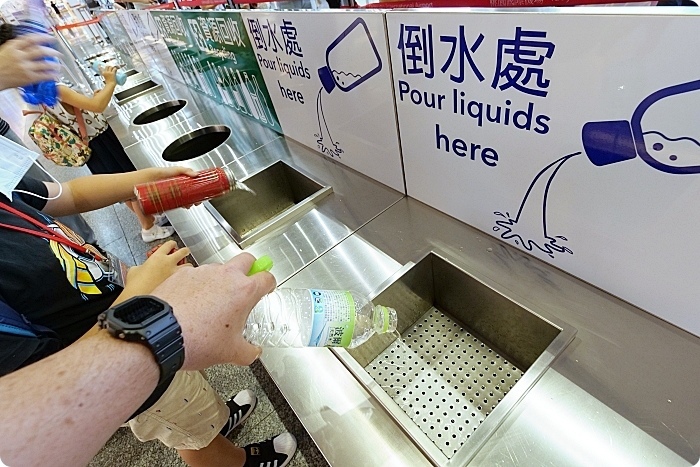 AirAsia 小小航空體驗班⎪裝扮成小小空服員、小小地勤嗨翻桃園機場，check-in行李、登機廣播，還能近距離看飛機起飛！ @捲捲頭 Wonderful 品味。生活