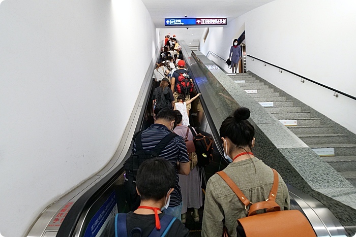 AirAsia 小小航空體驗班⎪裝扮成小小空服員、小小地勤嗨翻桃園機場，check-in行李、登機廣播，還能近距離看飛機起飛！ @捲捲頭 Wonderful 品味。生活