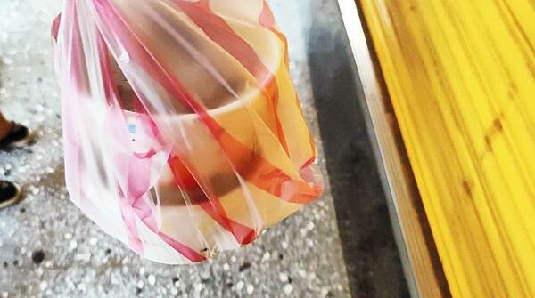 【台北美食】新東羊 羊肉料理專賣店｜巨無霸份量羊肉炒麵！二個人吃一份剛剛好