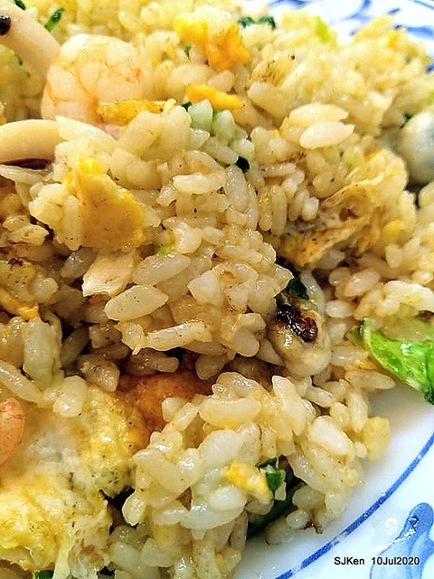 Seafood fried rcie, fried egg & cuttlefish soup at Taiwan style eatery, Taipei, Taiwan, SJKen, Jul 10, 2020.