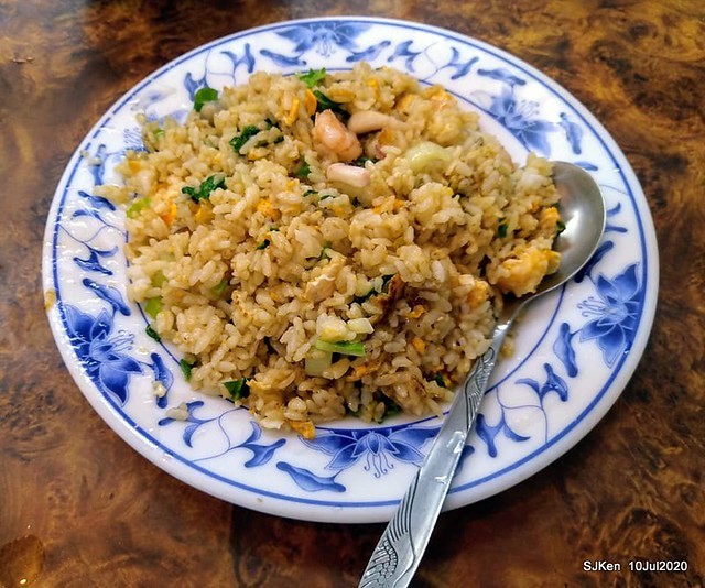 Seafood fried rcie, fried egg & cuttlefish soup at Taiwan style eatery, Taipei, Taiwan, SJKen, Jul 10, 2020.