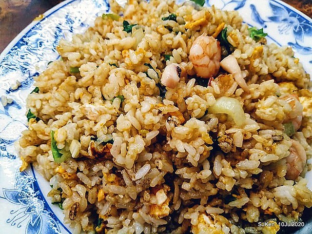 Seafood fried rcie, fried egg & cuttlefish soup at Taiwan style eatery, Taipei, Taiwan, SJKen, Jul 10, 2020.