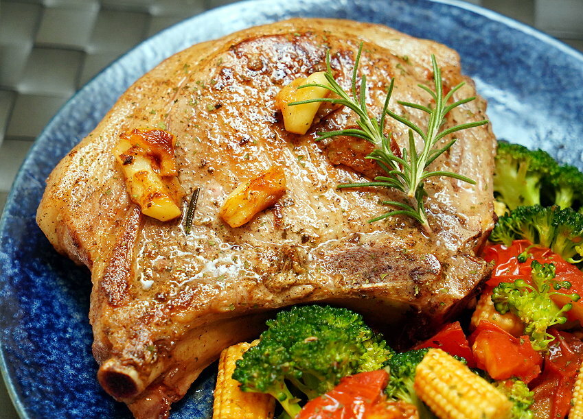 【宅配】陞煇食品.超狂豪華火鍋組前500名送戰斧豬排2隻、加LINE友送貢丸!