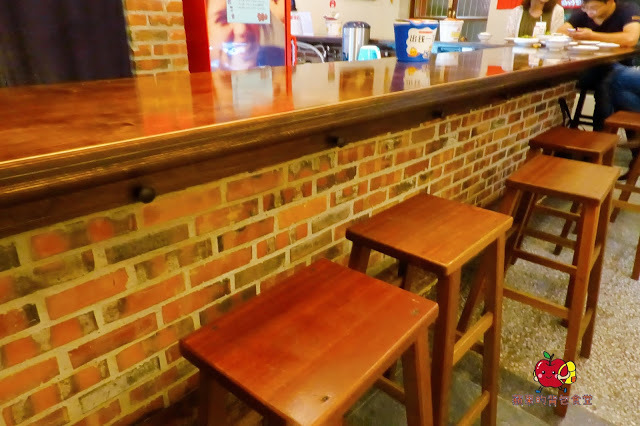 [食記] 新竹東區-墨簡單料理 居酒屋(晚上時段) 必點老皮嫩肉豆腐香開胃酸  微微的電流花椒川味椒麻雞 隱藏在巷弄裡的美味台式居酒屋