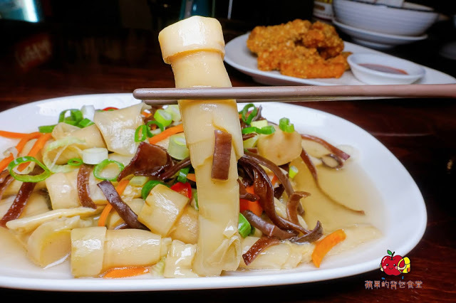 [食記] 新竹東區-墨簡單料理 居酒屋(晚上時段) 必點老皮嫩肉豆腐香開胃酸  微微的電流花椒川味椒麻雞 隱藏在巷弄裡的美味台式居酒屋