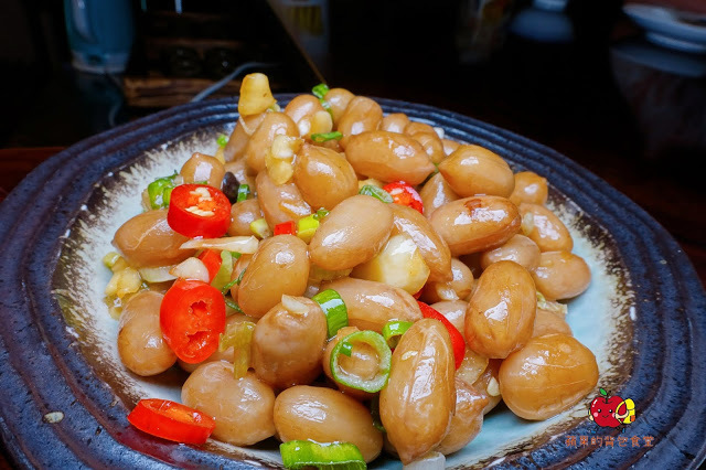 [食記] 新竹東區-墨簡單料理 居酒屋(晚上時段) 必點老皮嫩肉豆腐香開胃酸  微微的電流花椒川味椒麻雞 隱藏在巷弄裡的美味台式居酒屋