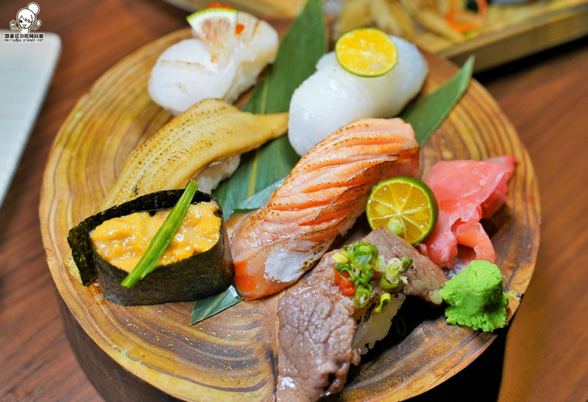 療癒日式鮮味美食、爆料大份量豬排卷壽司、必點創意丼飯，聚餐就愛有樂町日本料理｜壽星贈生魚片蛋糕 - 跟著尼力吃喝玩樂＆親子生活