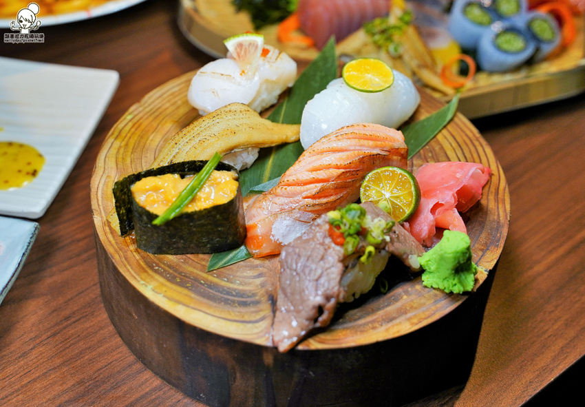 療癒日式鮮味美食、爆料大份量豬排卷壽司、必點創意丼飯，聚餐就愛有樂町日本料理｜壽星贈生魚片蛋糕 - 跟著尼力吃喝玩樂＆親子生活