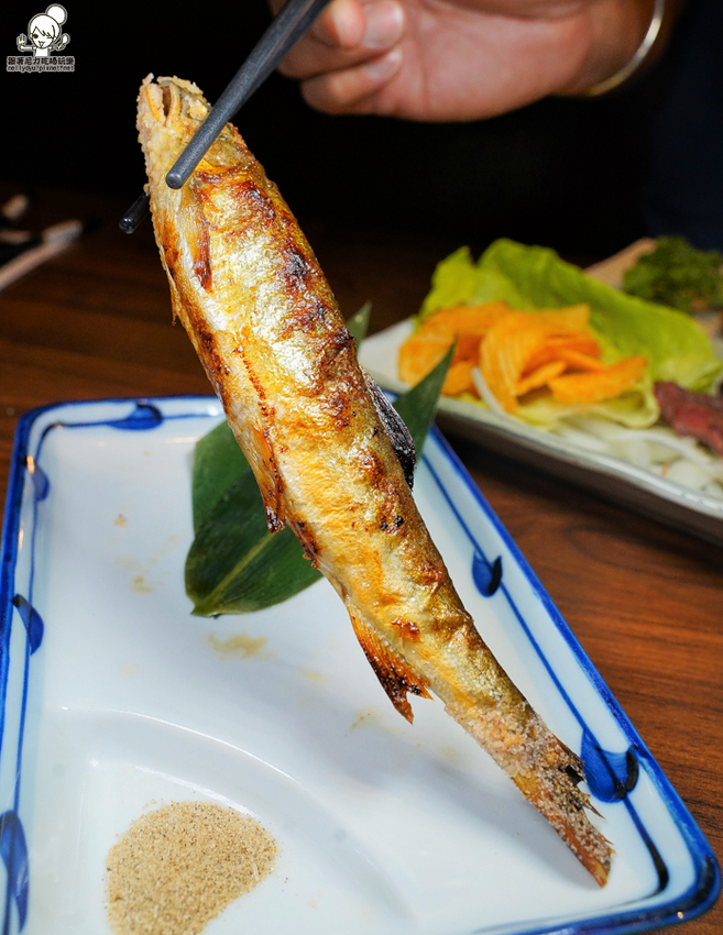 療癒日式鮮味美食、爆料大份量豬排卷壽司、必點創意丼飯，聚餐就愛有樂町日本料理｜壽星贈生魚片蛋糕 - 跟著尼力吃喝玩樂＆親子生活