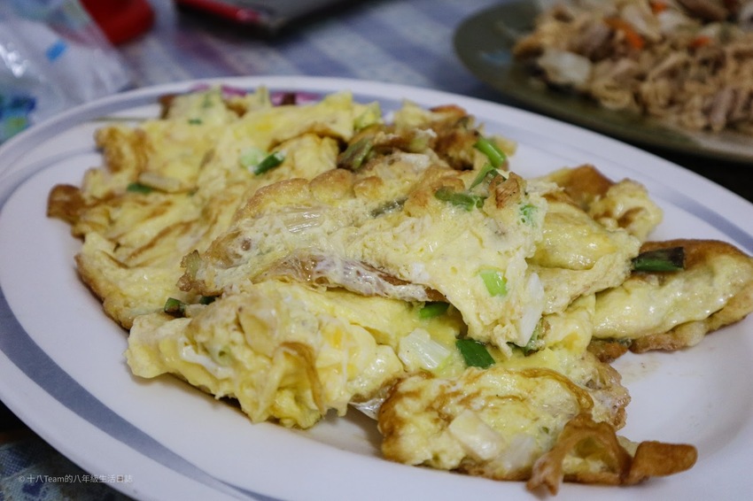 【離島-金門旅遊#7】麗蓮小吃|尋找舅舅記憶中當兵的味道、金門媽媽炒泡麵給你吃!