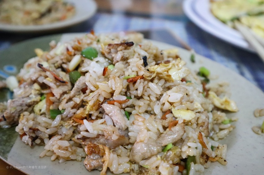 【離島-金門旅遊#7】麗蓮小吃|尋找舅舅記憶中當兵的味道、金門媽媽炒泡麵給你吃!