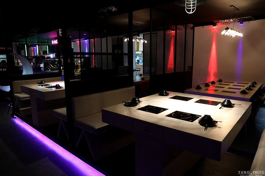 台中市沙鹿區全台最潮夜店工業風麻辣鍋！讓人回味的湯底與食材