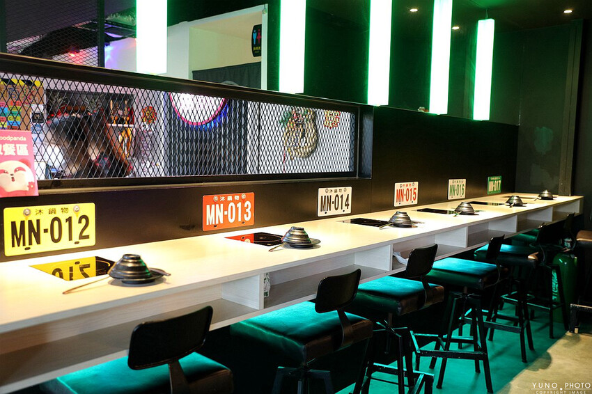 台中市沙鹿區全台最潮夜店工業風麻辣鍋！讓人回味的湯底與食材