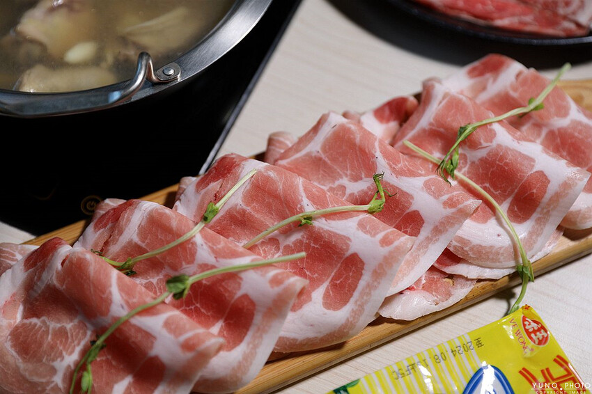 台中市沙鹿區全台最潮夜店工業風麻辣鍋！讓人回味的湯底與食材