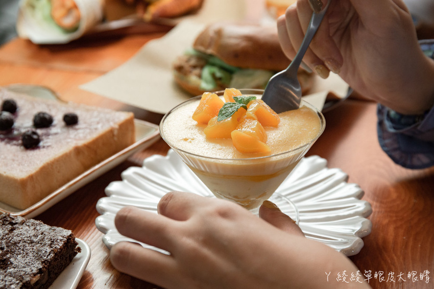 新竹早午餐|是時候,辛志平校長故居後巷的低調早午餐店!像鮭魚卵啵啵口感的爆爆珠氣泡飲