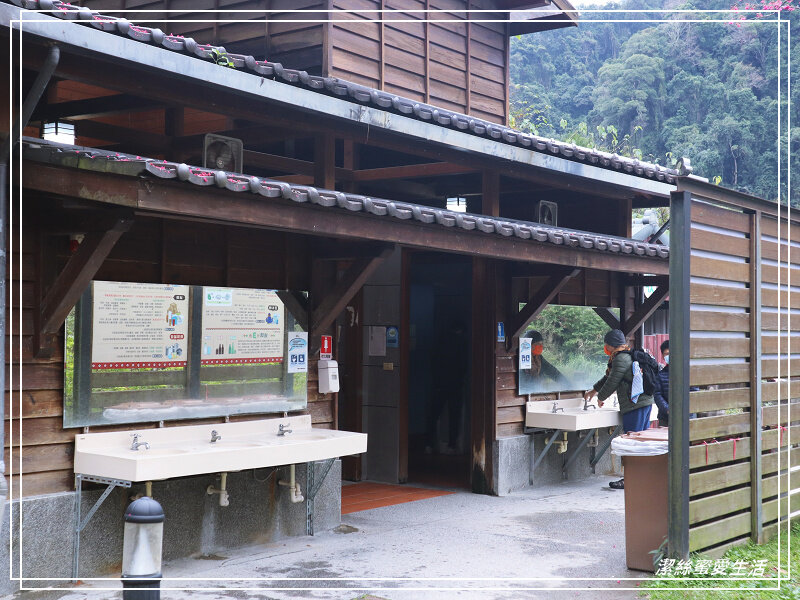 張學良文化園區 x三毛故居(夢屋)-新竹/五峰清泉風景區怎麼玩?漫步賞櫻走吊橋逛市集+將軍湯泡腳好舒暢