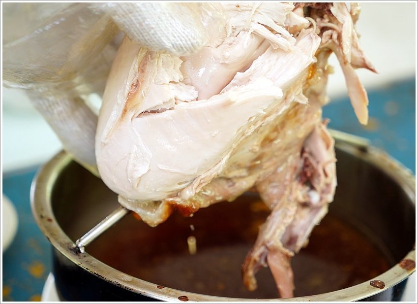 【桃園大溪親子景點】花鹿秘境-李家摸蜆農場．餵小鹿、迷你豬、釣蝦、釣魚、玩水~