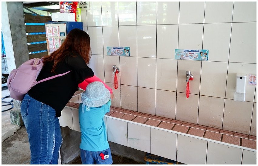 【桃園大溪親子景點】花鹿秘境-李家摸蜆農場．餵小鹿、迷你豬、釣蝦、釣魚、玩水~